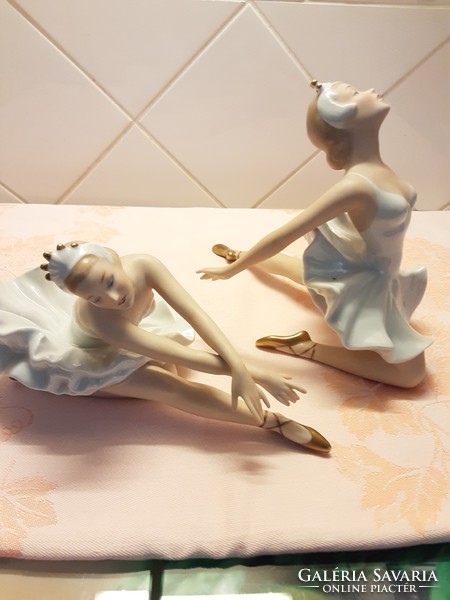 Wallendorf 1764 - porcelain ballerinas - 2 pcs - in pairs