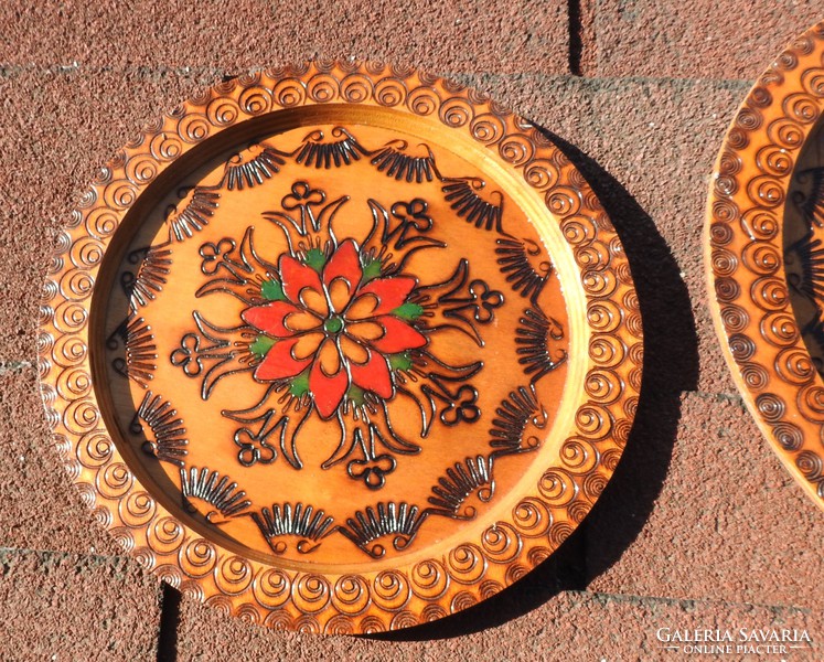 Fine art handmade wooden wall plate couple