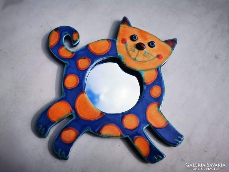 Cat mirror