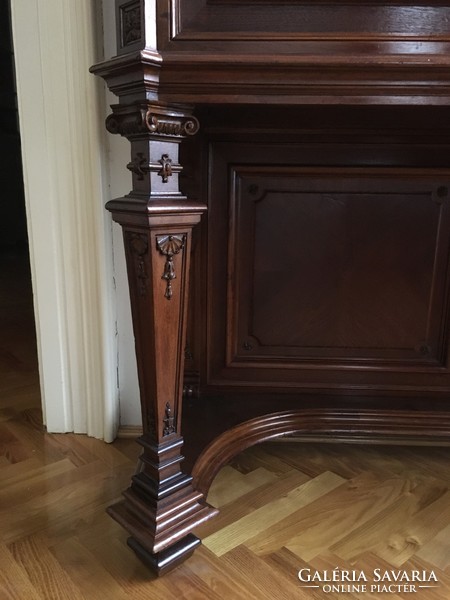 Special antique Viennese cabinet
