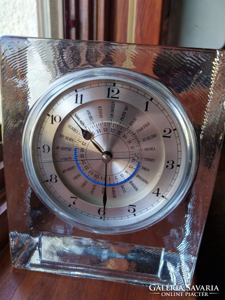 Table clock in solid glass