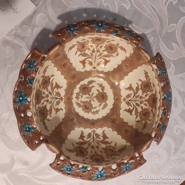 Antik Zsolnay Családi pecsétes,àttört különleges ritkaság, kínáló Asztalközép,festett
