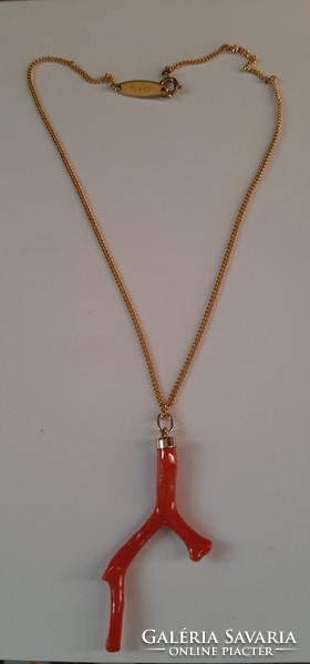 Coral pendant with gilded chain, indicated!