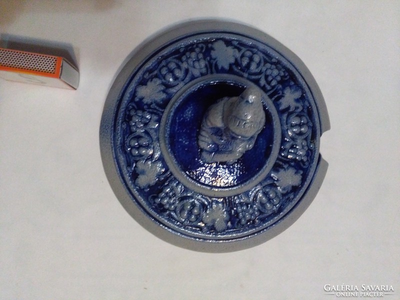 Ceramic bowl lid - smoking dwarf tongs, convex grape pattern