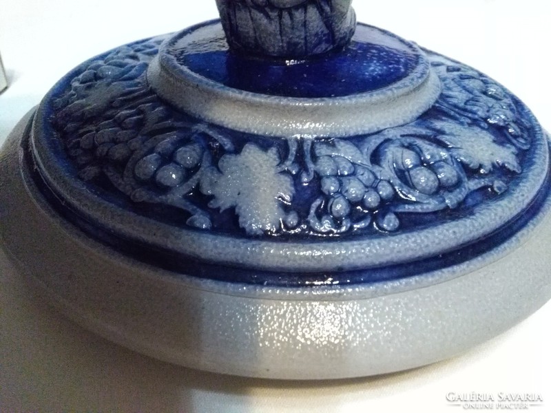 Ceramic bowl lid - smoking dwarf tongs, convex grape pattern