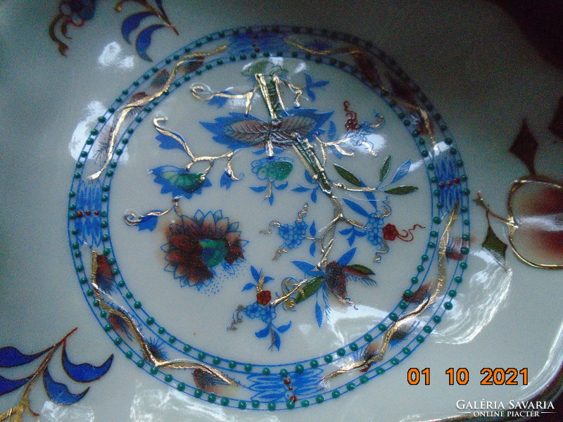 Hand-painted, embossed gilded Meissen blue onion and fruit patterns with handle two-piece offer