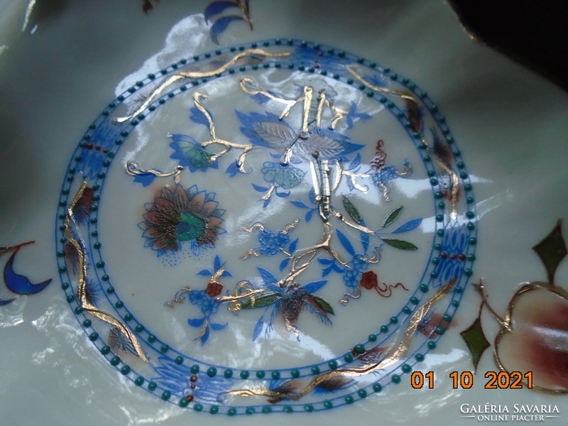 Hand-painted, embossed gilded Meissen blue onion and fruit patterns with handle two-piece offer