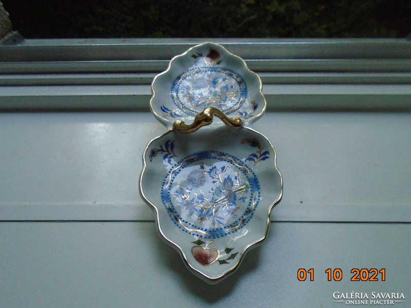 Hand-painted, embossed gilded Meissen blue onion and fruit patterns with handle two-piece offer