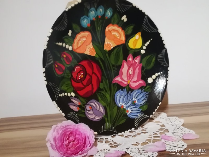 Kalocsai mintás gyönyörű kézzel festett népi cserép tányér 21 cm-es - paraszti művészet falitányér