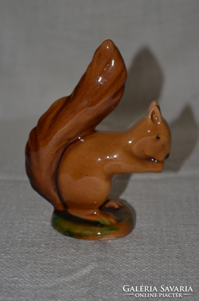 Ceramic squirrel (dbz 0094)