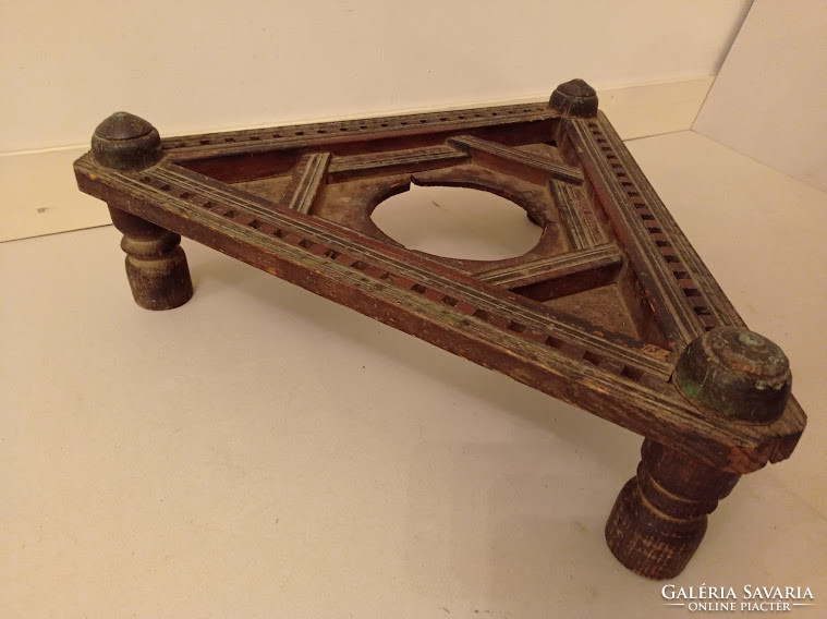 Antik arab berber kuszkusz edény alá fa háromszög asztal Marokkó 4479