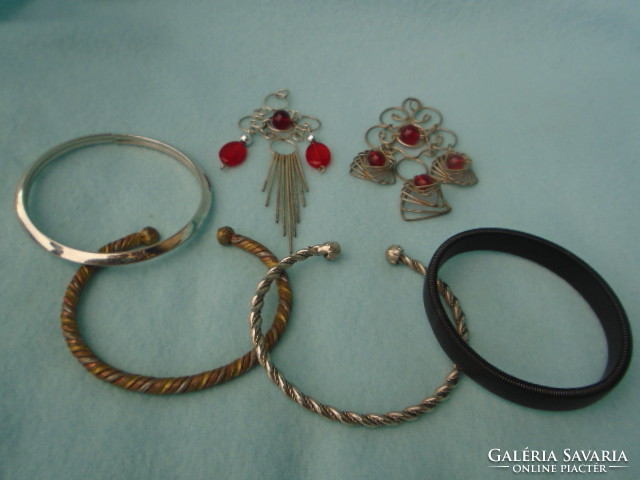 6 pieces of mixed jewelry for sale only in one