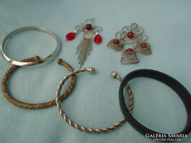 6 pieces of mixed jewelry for sale only in one