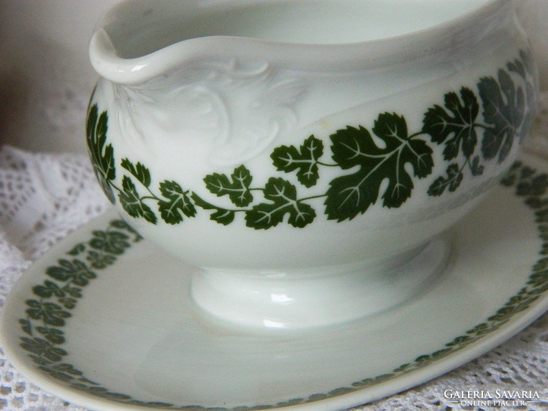 Fürstenberg rebe porcelain sauce pouring, serving green leaf