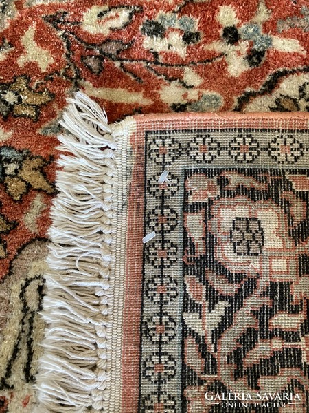 Exclusive hand-knotted silk rug 180x280