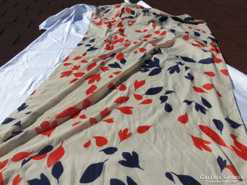 Huge scarf - decorated with blue and red petals, leaves - esprit