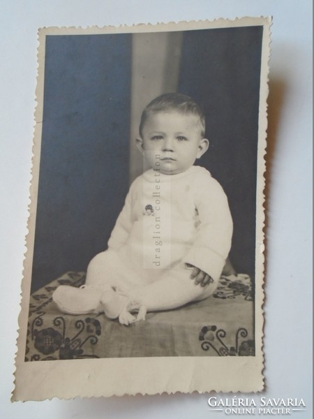 D184630  Kisgyermek fotója  -NAGYATÁD KUTSCHERA  műterem  1930-40's