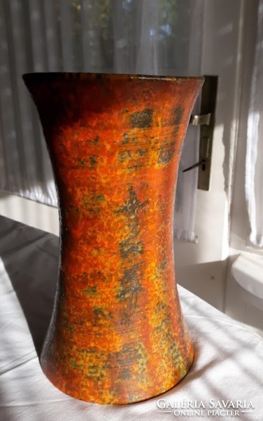 27.5 Cm ceramic vase from Hódmezővásárhely, retro - with small bounces on the base