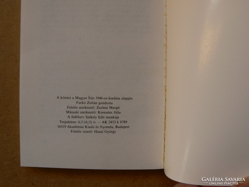 Paul Maple, an actor tells ...., Academic Publisher 1987, book in good condition, minerva