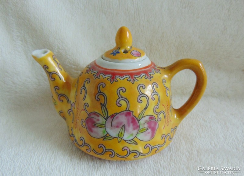 Jelzett, kézzel festett kínai porcelán teás készlet