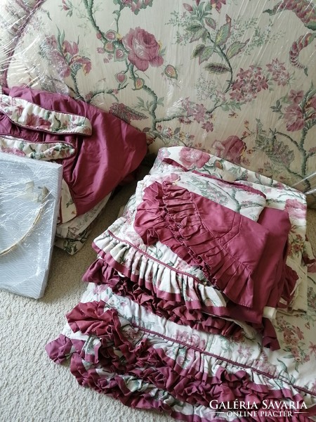 Beautiful English, flower pattern, lined curtain set with headboard, canopy, accessories