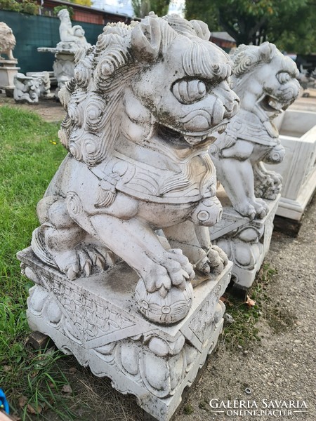 Chinese marble lion couple
