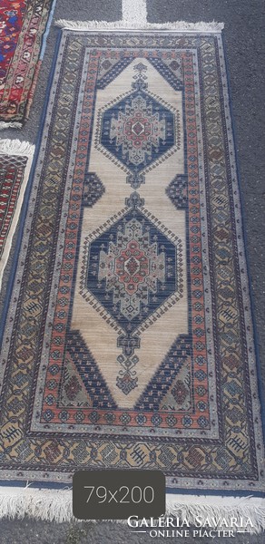 4db Perzsa szőnyeg