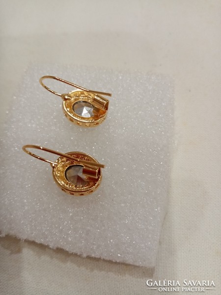 Gold-plated glitter stone earrings