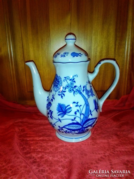 Onion patterned spout, jug ... Beautiful porcelain, 1.5 L ..