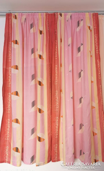 Action! Girly, cheerful curtain set with decor