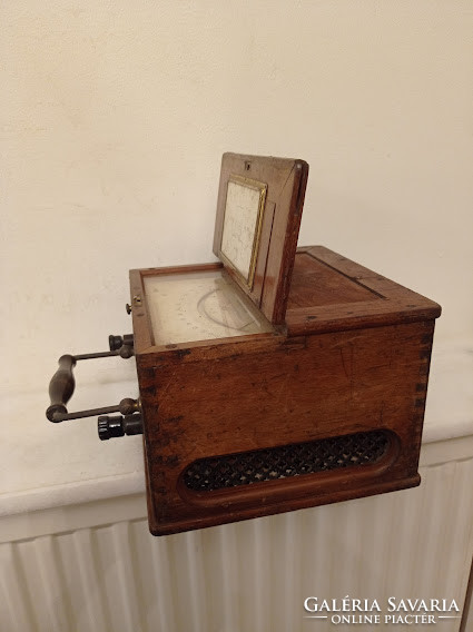 Antik hordozható ampermérő amper mérő műszer szerszám fizika eszköz dobozában