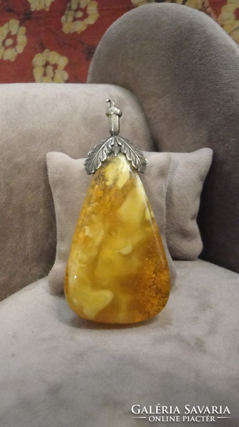 Antique polish honey amber pendant