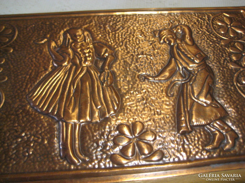Old folk-inspired gift box, embossed copper plate with overlay, 25 x 15.6 cm