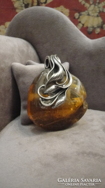 Antique polish amber pendant