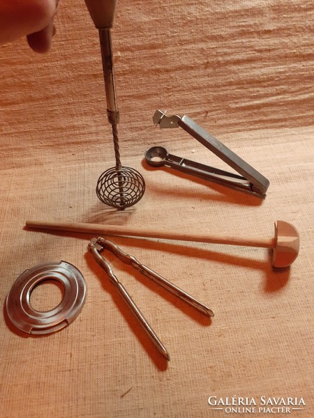 5 pieces of old various kitchen utensils in one