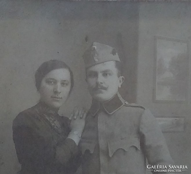 Somogy megyei katona és felesége antik fekete-fehér fotó üvegezett, arany színű fa keretben