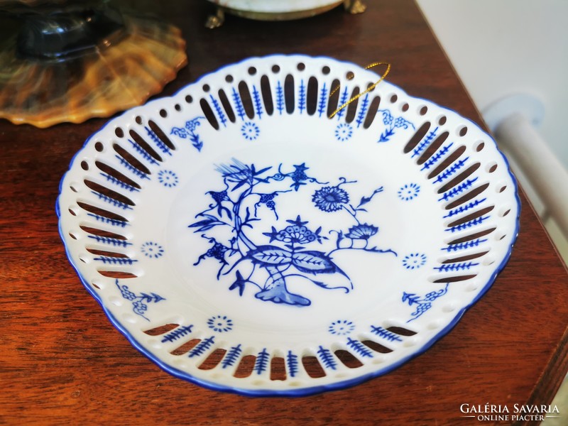 Meissen patterned Dutch bowl