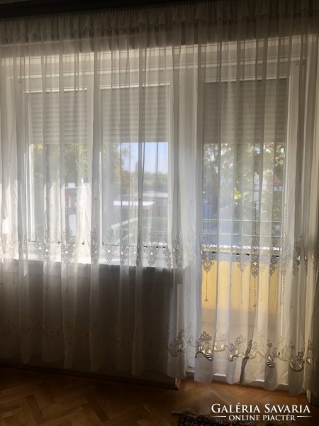 Curtain pulled to 280 cm, 265 cm high