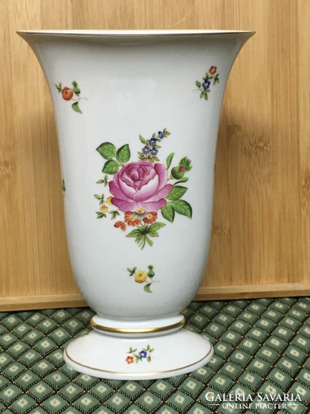 Rose vase from Herend Vienna