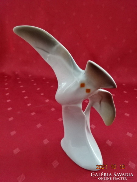 Romanian porcelain bird, hand painted, height 16 cm. He has!