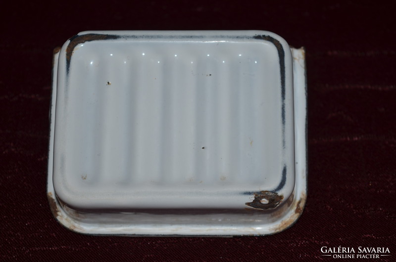 Old wall soap dish (dbz 0051)