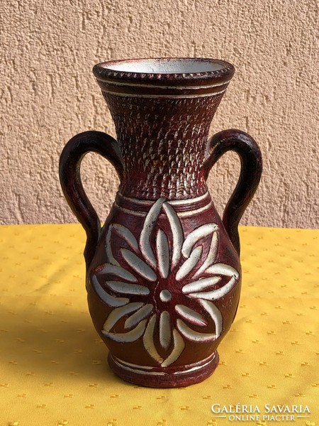 Peeled patterned floral vase