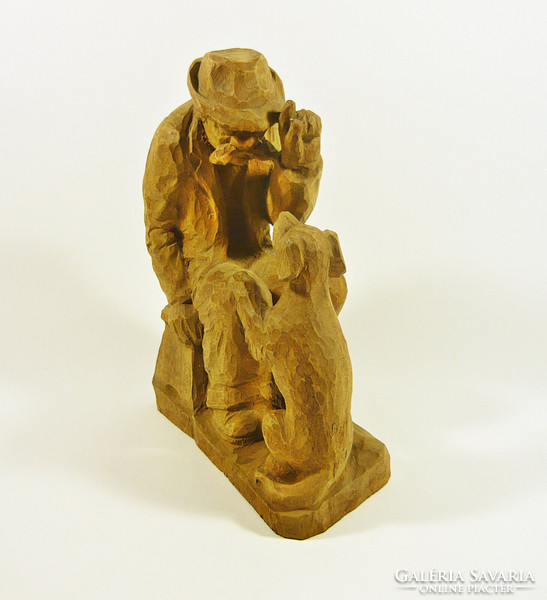 Hand-carved wooden sculpture with an old peasant dog, 20 cm signed, flawless! (F042)