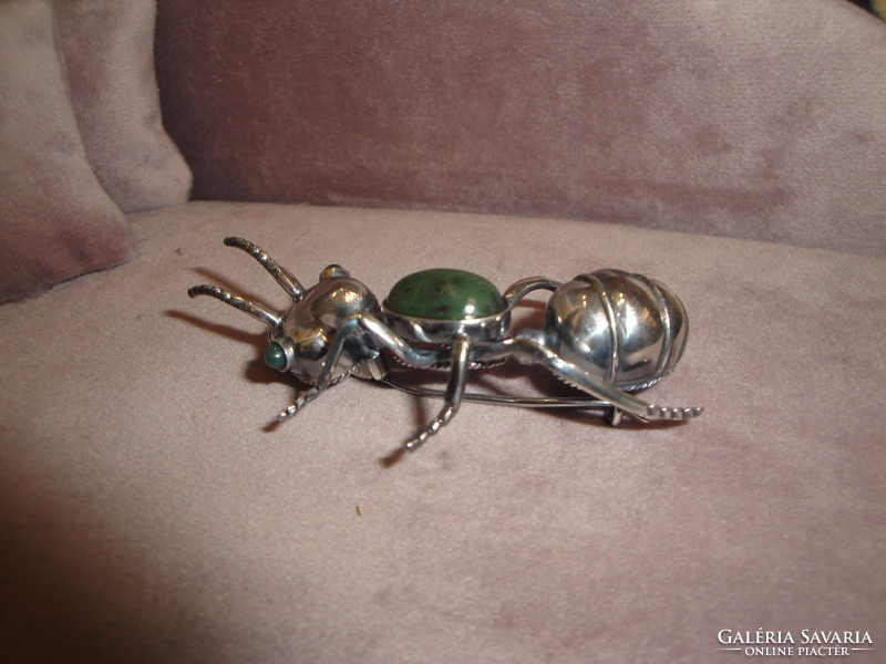 Ant silver brooch with jade stone inlay