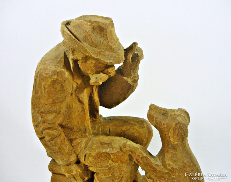 Hand-carved wooden sculpture with an old peasant dog, 20 cm signed, flawless! (F042)
