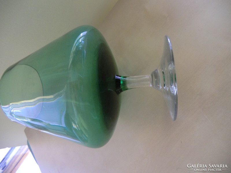 Elegáns zöld nagy üvegkehely 18 cm átmérővel, 24 cm magas