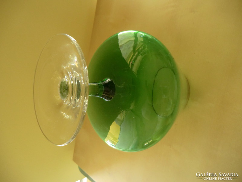 Elegáns zöld nagy üvegkehely 18 cm átmérővel, 24 cm magas