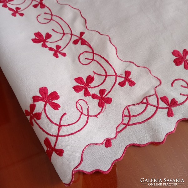 Embroidered tablecloth, 50 x 58 cm