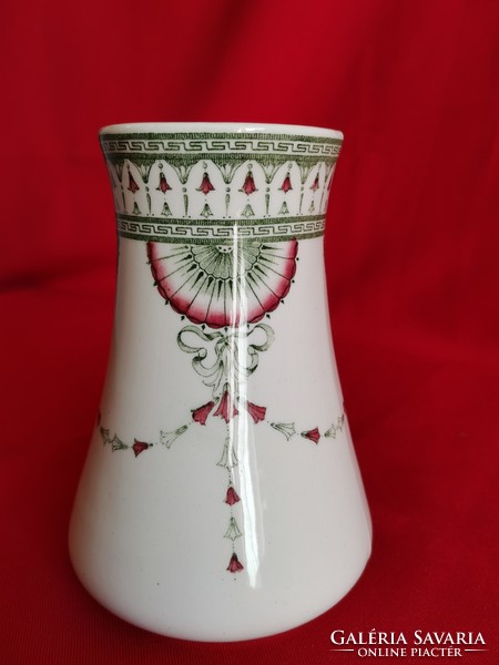 Ornate little vase with eclectic decoration!