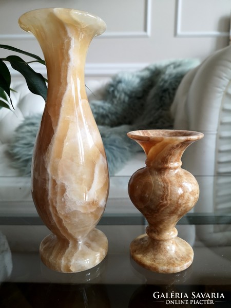 Alabástrom vázák, 19 x 6 cm, 11 x 6 cm, gyönyörűen polírozott,